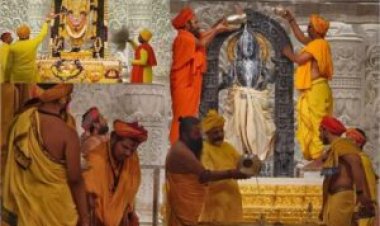 Ayodhya Priest Salary: जानें कैसे बनते हैं राम मंदिर के पुजारी और कितनी मिलती है इन्हें सैलरी? जानकर रह जाएंगे दंग