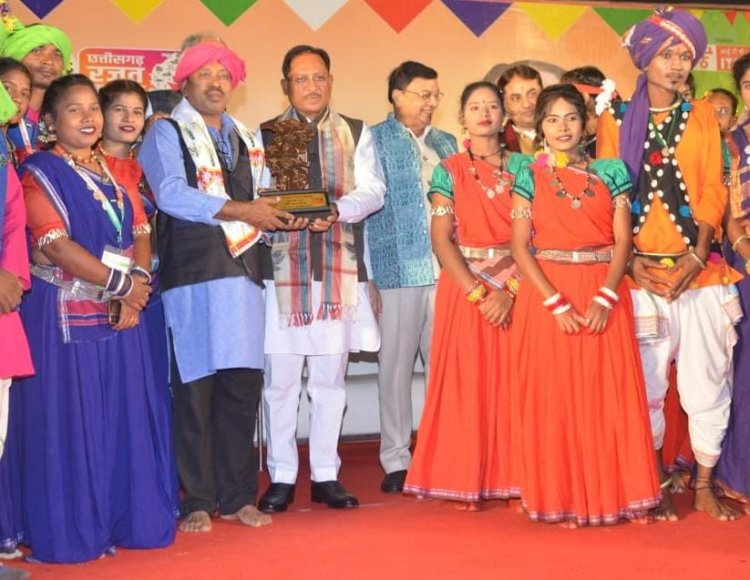पहाड़-नदियों को पार कर हर मतदाता तक पहुँच रहा लोकतंत्र का संदेश
