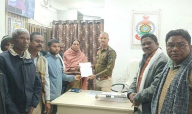 आदिवासी समाज के पूर्व जिला अध्यक्ष जीवन की जेल में संदिग्ध मौत की जांच के लिए साैंपा ज्ञापन