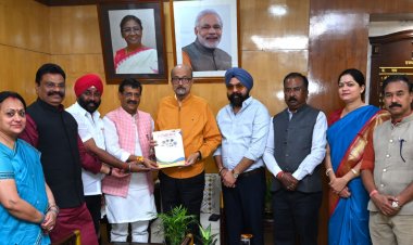 राज्यपाल रमेन डेका को स्वदेशी मेले के लिए दिया न्यौता