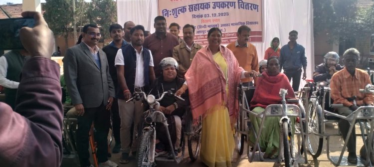 दिव्यांगजनों को वितरित किए गए मोटराइज्ड ट्राई साइकिल, बैसाखी, व्हीलचेयर, एम.आर किट, सहित श्रवण यंत्र’