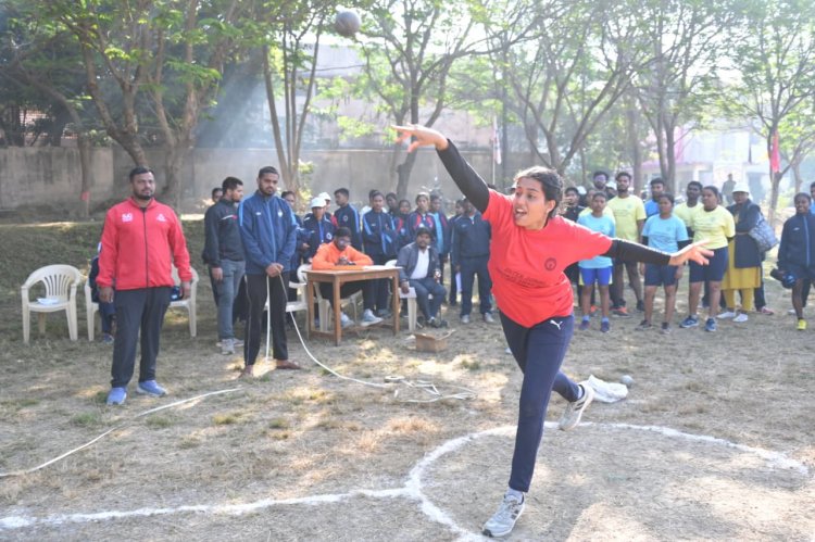 इंदिरा गांधी कृषि विवि में दूसरे दिन एथलेटिक्स छाया, टीम गेम्स ने बढ़ाया रोमांच