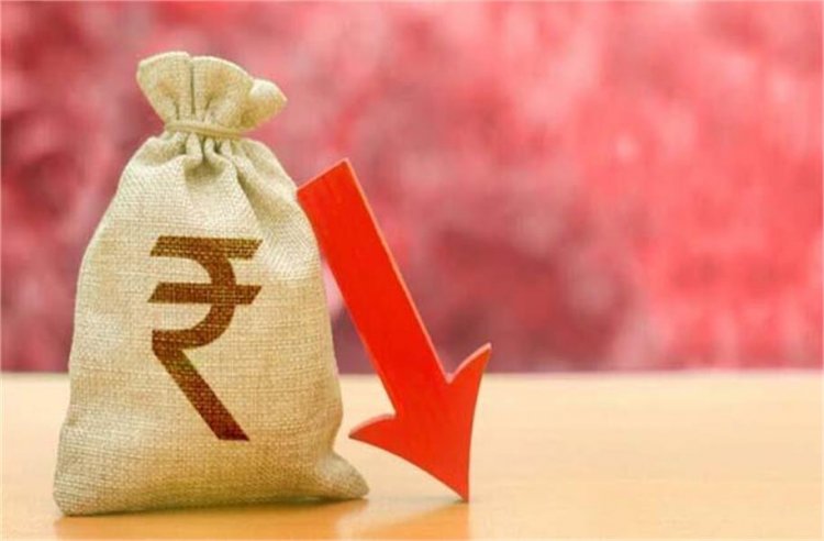 Rupee slips again: रुपया फिर टूटा, अब तक के सबसे निचले स्तर पर