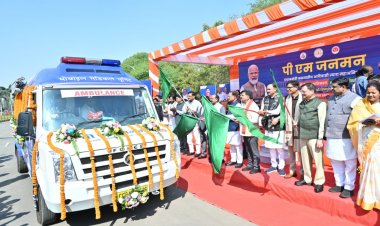 मुख्यमंत्री साय ने 57 मोबाइल मेडिकल यूनिट वाहनों को दिखाई हरी झंडी