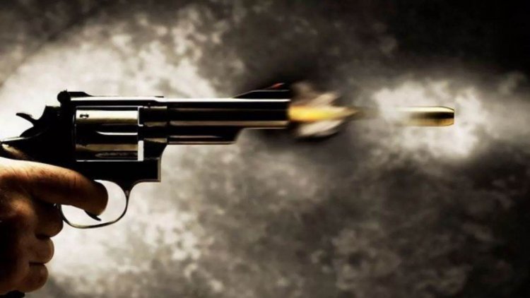 खौफनाक वारदात : पति ने पत्नी और बेटे पर चलाई दनादन गोलियां, बेटे की मौके पर दर्दनाक मौत, पत्नी की हालत गंभीर