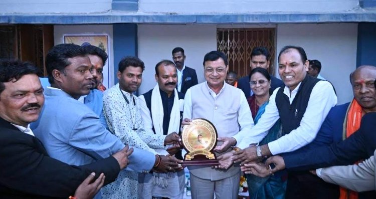 कैबिनेट मंत्री देवांगन धीवर समाज के नववर्ष एवं पारिवारिक मिलन समारोह में हुए शामिल