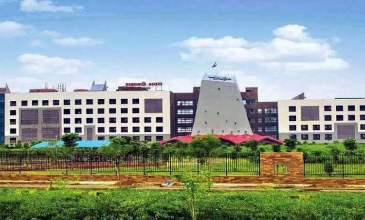 सरकार ने 34 अधिकारियों की जिम्मेदारी बदली