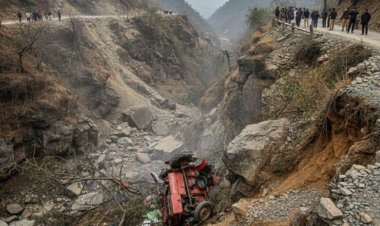 CG : तेज रफ्तार और ढलान बनी काल: कवर्धा में ट्रैक्टर पलटने से चालक की मौत, 5 मासूम घायल