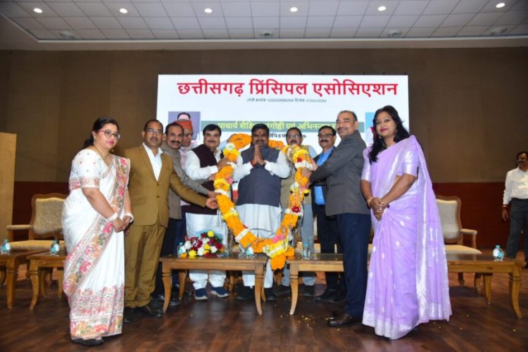 शासकीय विद्यालय संस्कार एवं सामाजिक सद्भावना के केंद्र हैं –शिक्षा मंत्री गजेंद्र यादव