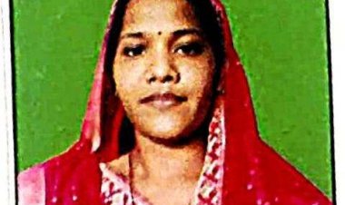 महतारी वंदन योजना की राशि से गीता मरावी ने खरीदी सिलाई मशीन, प्रतिमाह कमा रही 3 हजार