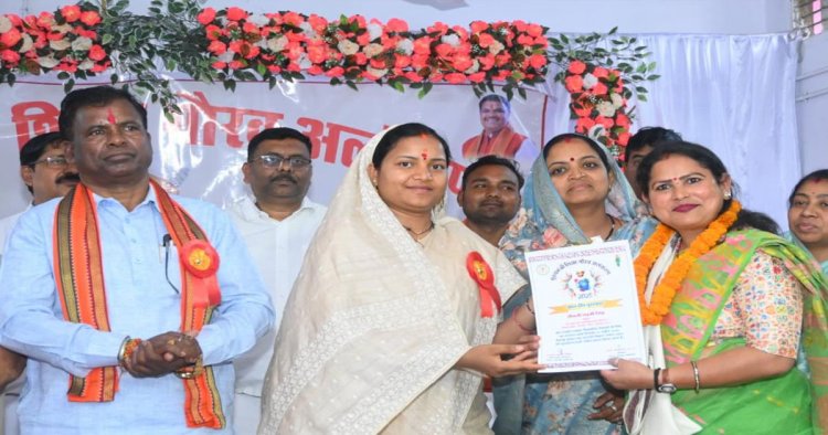 शिक्षकों के समर्पण से ही होगा शिक्षा का सशक्त निर्माण – मंत्री लक्ष्मी राजवाड़े….