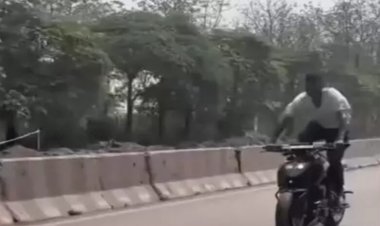 रायगढ़ में युवक का खतरनाक बाइक स्टंट: VIDEO वायरल, पुलिस ने लगाई फटकार और कटाया चालान