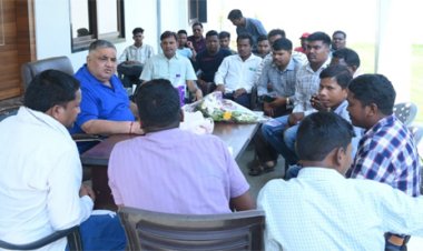 जनदर्शन में कैबिनेट मंत्री अग्रवाल ने सुनीं आम जनता की समस्या, अधिकारियों को समयबद्ध निराकरण के निर्देश