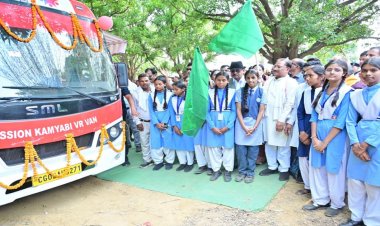 मुख्यमंत्री विष्णु देव साय ने 'कामयाबी वेन को दिखाई हरी झंडी,दूरस्थ गांवों के विद्यार्थियों तक पहुंचेगी डिजिटल शिक्षा की नई रोशनी
