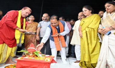 सुशासन तिहार में जनता के बीच पहुँची सरकार : मुख्यमंत्री विष्णु देव साय ने कोसरंगी चौपाल में पीएम सूर्य घर, सौर सुजला और स्वामित्व योजना का लाभ लेने किया आह्वान