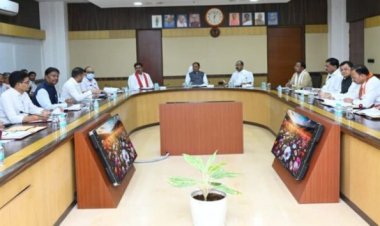 साय कैबिनेट की बैठक संपन्न, कर्मचारी चयन मंडल GAD के अधीन, सड़क निर्माण ठेकेदारों को मिली राहत, पढ़े सभी फैसले