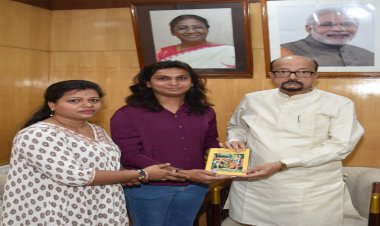 राज्यपाल रमेन डेका से पर्वतारोही सुश्री अंकिता गुप्ता ने की सौजन्य भेंट….
