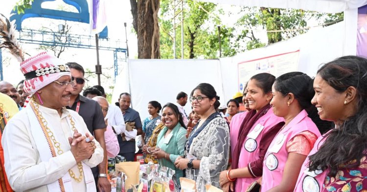 सुशासन तिहार में हितग्राहियों से आत्मीय संवाद: योजनाओं के लाभ से बदलती जिंदगी की तस्वीर देख मुख्यमंत्री हुए प्रसन्न