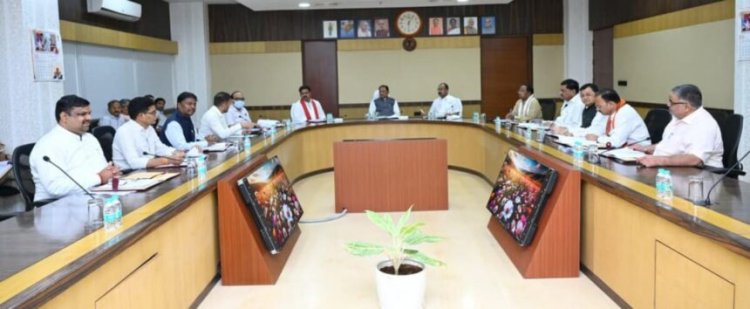 साय कैबिनेट की बैठक संपन्न, कर्मचारी चयन मंडल GAD के अधीन, सड़क निर्माण ठेकेदारों को मिली राहत, पढ़े सभी फैसले