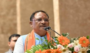 सुशासन तिहार में सामुदायिक पुलिसिंग को मिली नई मजबूती, मुख्यमंत्री ने हेलमेट पहनकर दिया सड़क सुरक्षा का संदेश