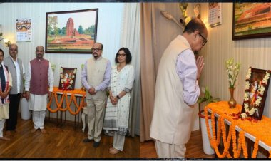 रानी लक्ष्मीबाई के बलिदान दिवस पर उमड़ा श्रद्धा का सैलाब, राज्यपाल रमेन डेका समेत कई गणमान्य जनों ने दी श्रद्धांजलि