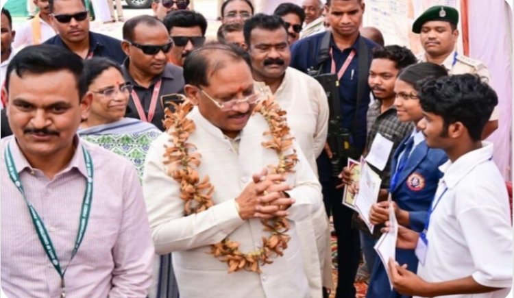 तेंदूपत्ता से समृद्धि, तीखुर से आत्मनिर्भरता: बड़ेकनेरा बना वनाधारित आजीविका का मॉडल