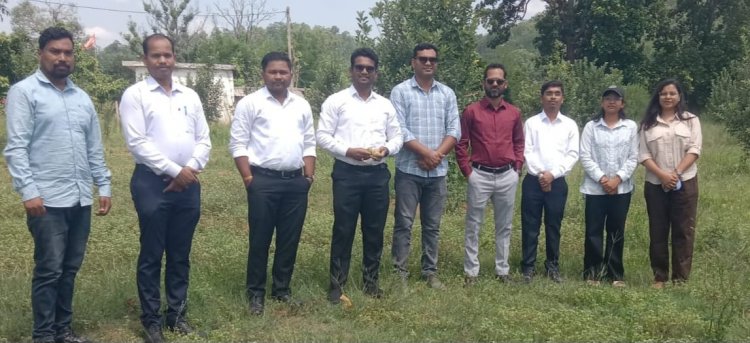 आईएएस बनने की राह पर निकले युवा अफसर,जशपुर की वादियों में सीखे ‘हिमालयी खेती’ के गुर : CGPSC के 7 ट्रेनी डिप्टी कलेक्टरों ने देखा कैसे छत्तीसगढ़ का जशपुर बन रहा ‘मिनी हिमाचल’, सेव-नाशपाती की खेती ने किया अभिभूत