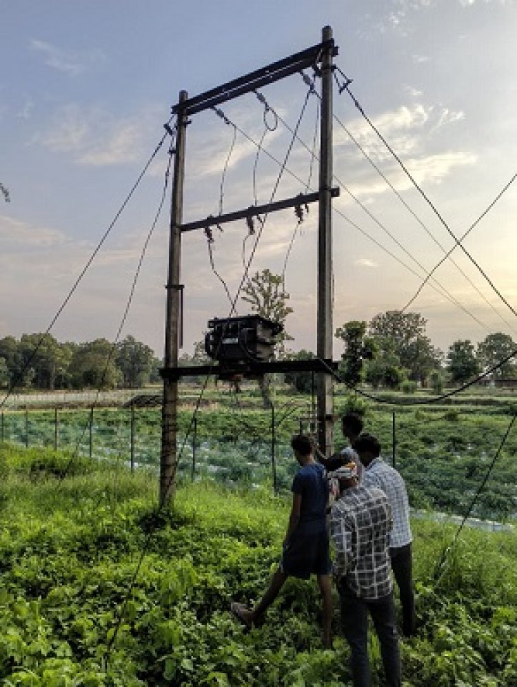 मुख्यमंत्री कैंप कार्यालय की पहल से ग्राम बोड़ालाता में पुनः बहाल हुई बिजली आपूर्ति