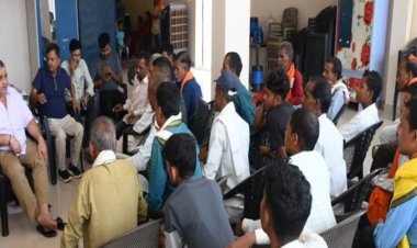 जनदर्शन में मंत्री राजेश अग्रवाल ने सुनीं ग्रामीणों की समस्याएं, त्वरित समाधान के दिए निर्देश