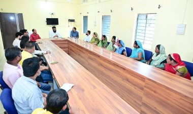 जशपुर में विकास की ट्रिपल स्पीड: स्मार्ट बस स्टैंड, किसानों को यूरिया पर बड़ी राहत और जनप्रतिनिधियों के साथ सीधे संवाद में एक्शन मोड में दिखे कलेक्टर रोहित व्यास