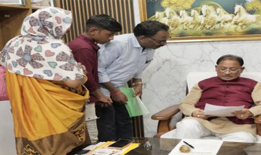 मुख्यमंत्री ने बगिया में जनदर्शन कर सुनी आमजनों की समस्याएं, आवेदनों के त्वरित व गंभीर निराकरण के दिए निर्देश