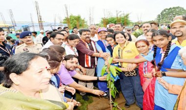 जन्मदिन पर डिप्टी सीएम शर्मा ने लगाया हरियाली का संकल्प, मेडिकल कॉलेज परिसर में हुआ बड़ा वृक्षारोपण अभियान
