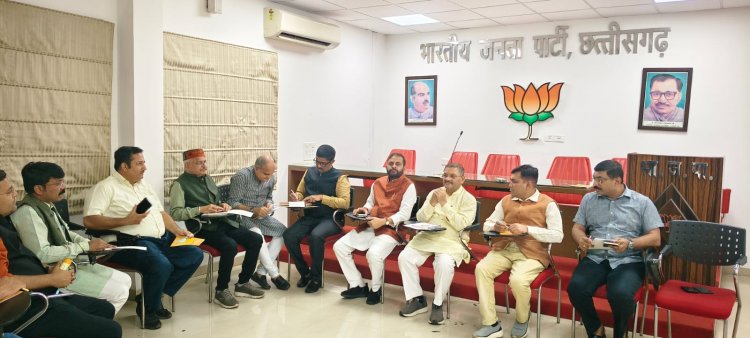 तथ्यों से होगा पलटवार : भाजपा मीडिया विभाग ने कांग्रेस के 'झूठे नैरेटिव' के खिलाफ छेड़ी नई मुहिम,सच बनाम झूठ' की लड़ाई तेज करेगी भाजपा, मीडिया विभाग की बैठक में कार्यकर्ताओं को मिला बड़ा संदेश