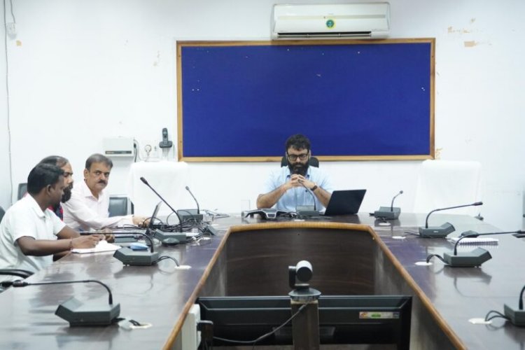 जशपुर में शिक्षा पर सख्ती: बायोमेट्रिक हाजिरी अनिवार्य, लापरवाही पर वेतन रोकने के निर्देश