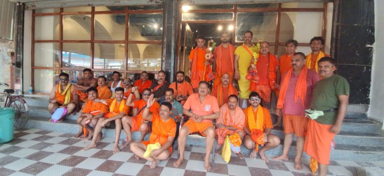 श्रद्धा,सेवा और सनातन का संगम : हर-हर महादेव के जयघोष के बीच कृष्ण कुमार राय के नेतृत्व में बाबा धाम पहुंचे जशपुर के श्रद्धालु