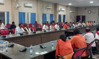 बस्तर में बदली तस्वीर: मलेरिया के खिलाफ जंग में बड़ी जीत, 10 साल में 83% घटे मामले अब सिर्फ दवा नहीं, बदली गांवों की सोच और आदतें—मच्छरदानी, समय पर जांच और इलाज बना बचाव का मंत्र