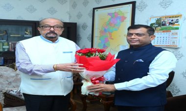 राज्यपाल डेका से राज्य निर्वाचन आयुक्त ने सौजन्य भेंट की